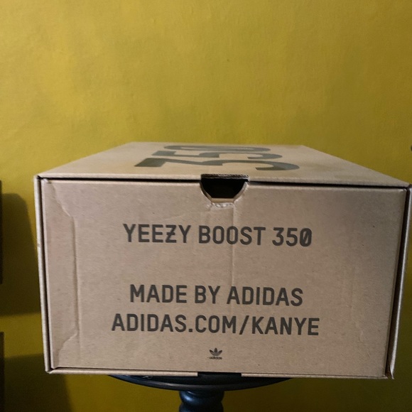 Adidas Yeezy Boost 350 V2 - Picture 3 of 6